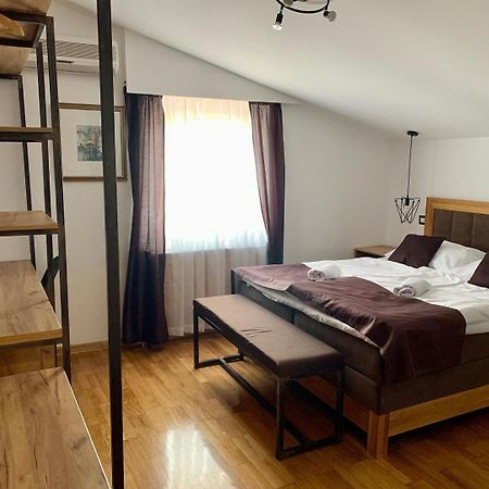 Motel Kiwi Grude Kültér fotó