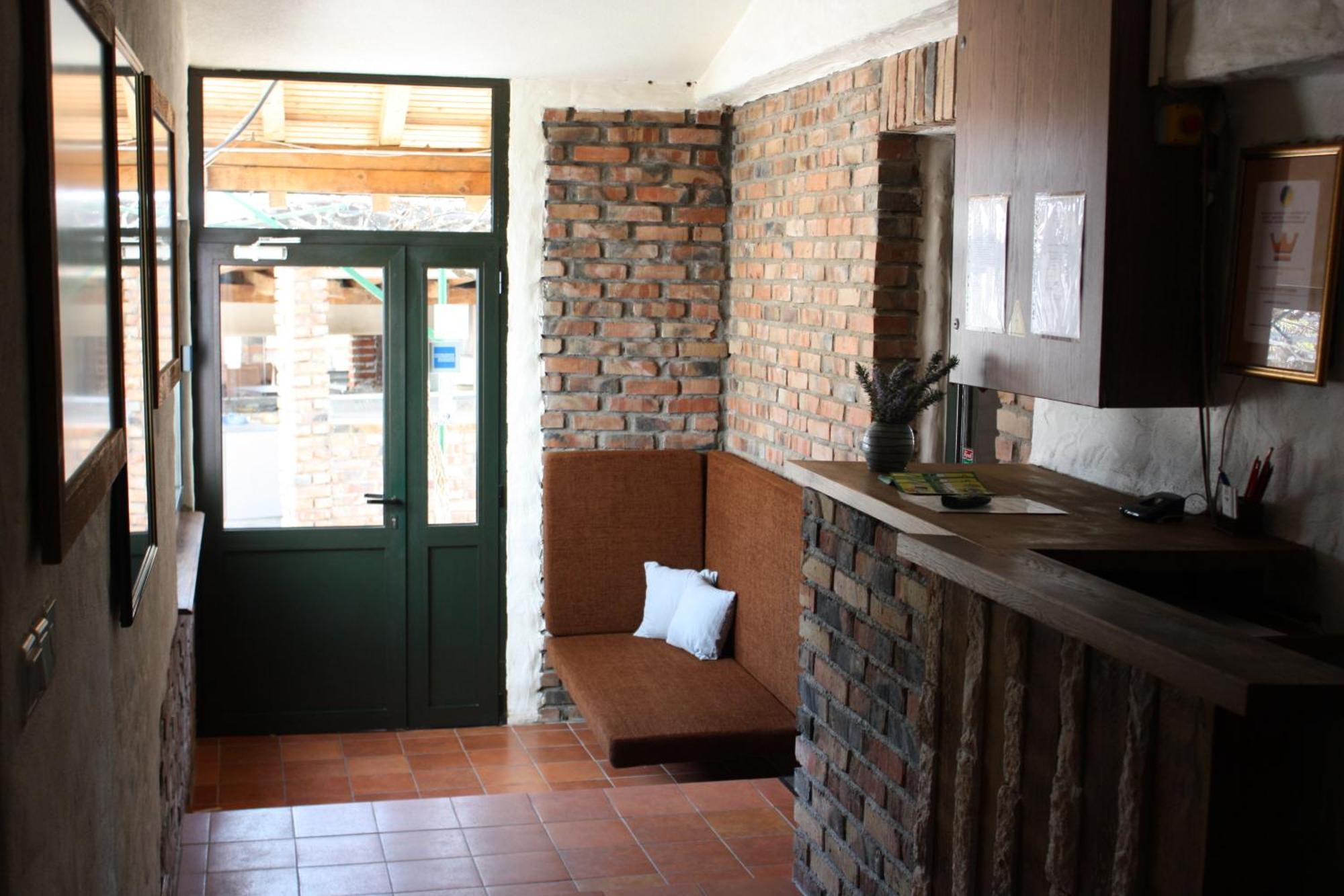 Motel Kiwi Grude Kültér fotó