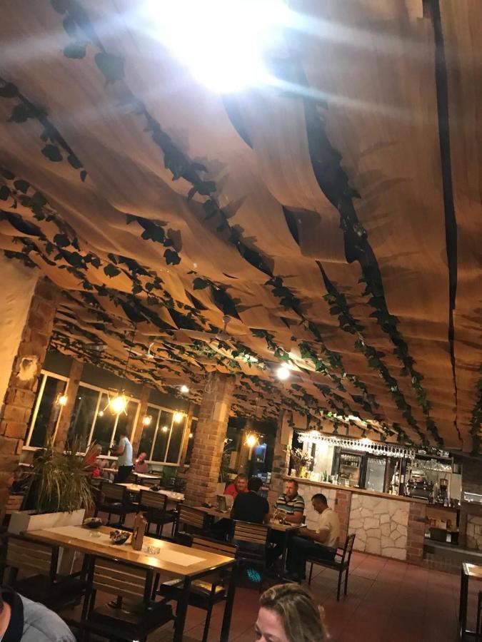Motel Kiwi Grude Kültér fotó